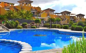 Apartamento con hermoso jardín